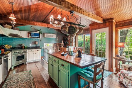 Main Level Kitchen Dsc5305