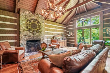 Main Level Living Room Dsc5245