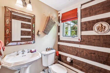 Main Level Powder Room Dsc5225