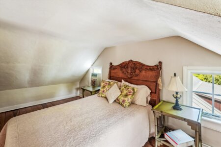 Upper Bedroom Bedroom Dsc5365