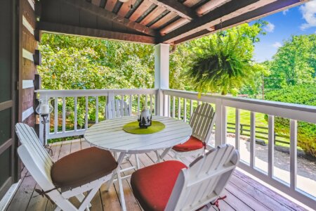 Upper Main And Garage Balcony Dsc5191