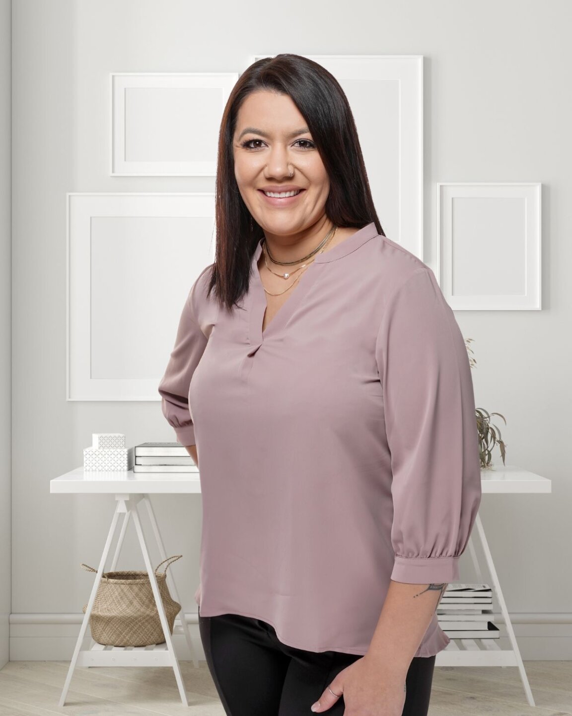 naomi_a　25 Naomi Retana - Lake-N-Woods Realty Inc.