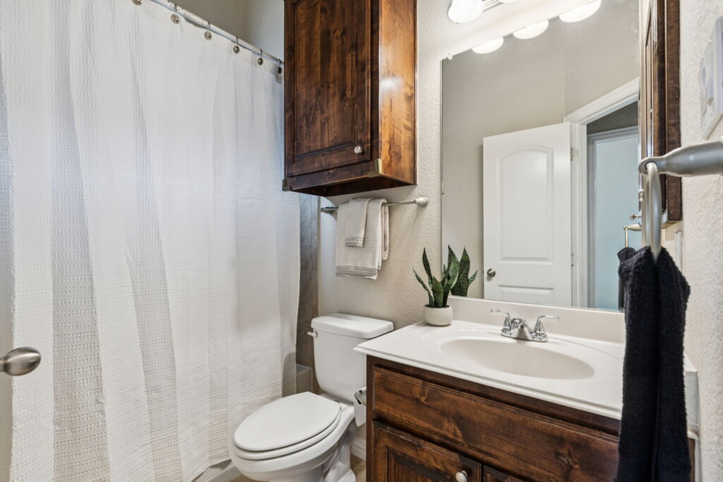 Large 019be52f F26f 7250 86c5 55594a43d313