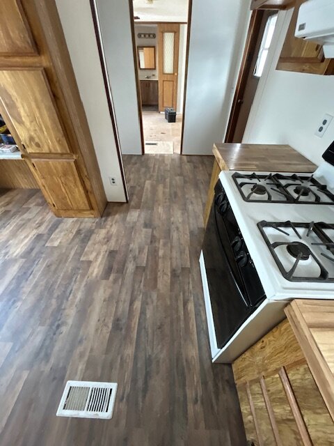 Midway Manufactured Homes Community Vienna Oh Kitchen 1