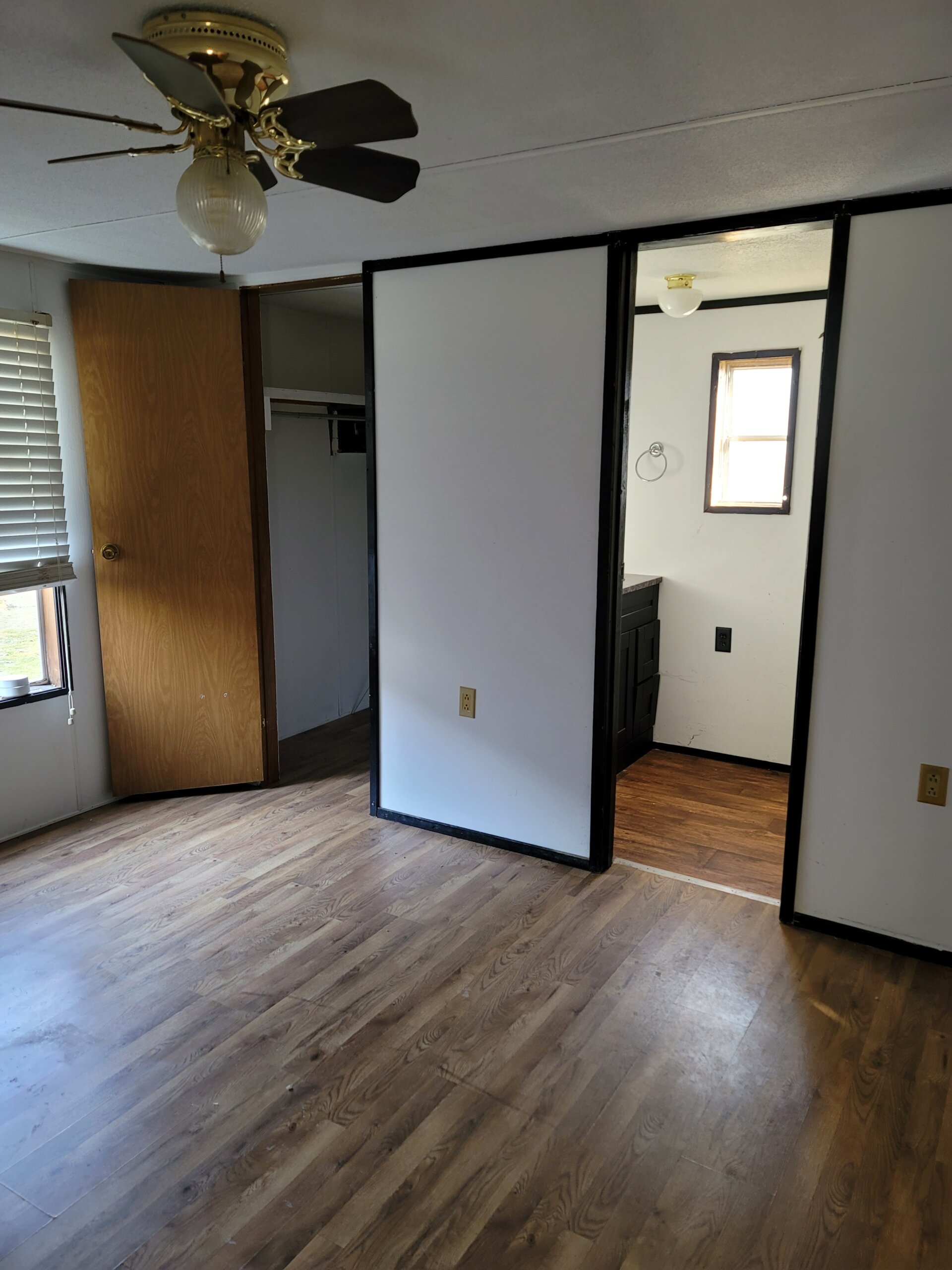 PreOwned Homes Midway Mobile Homes Community